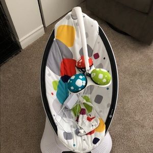 4 Moms MamaRoo swing